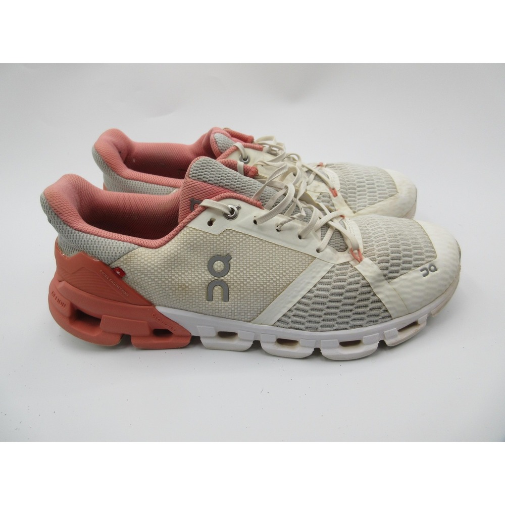 On Running Cloudflyer Shoes Womens Size 10.5 White Gray Coral CloudTec Helion